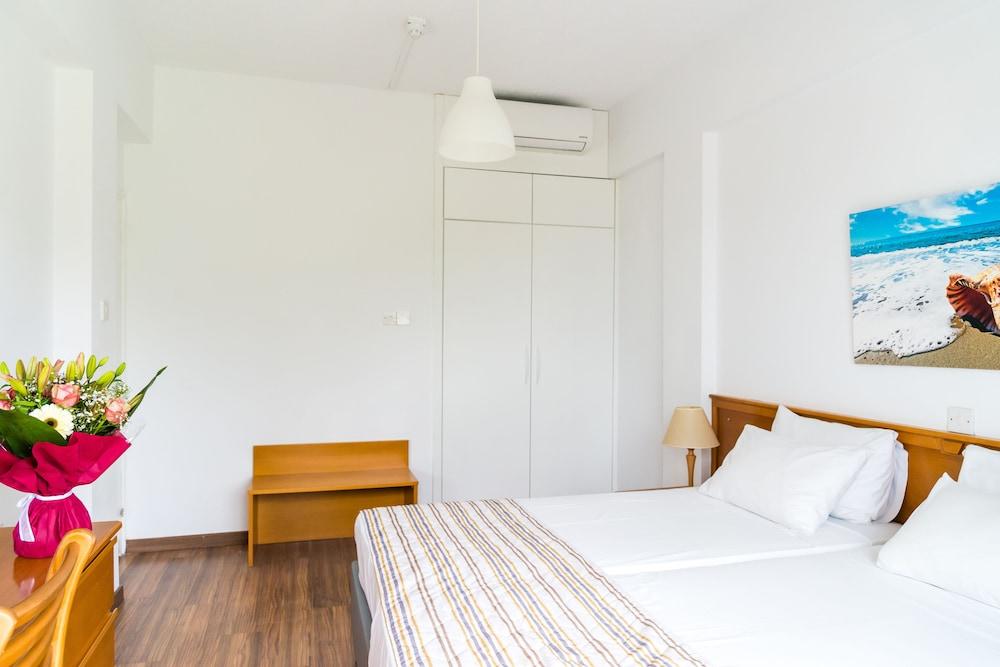 Ferienwohnung Helios 2 Paphos Exterior foto
