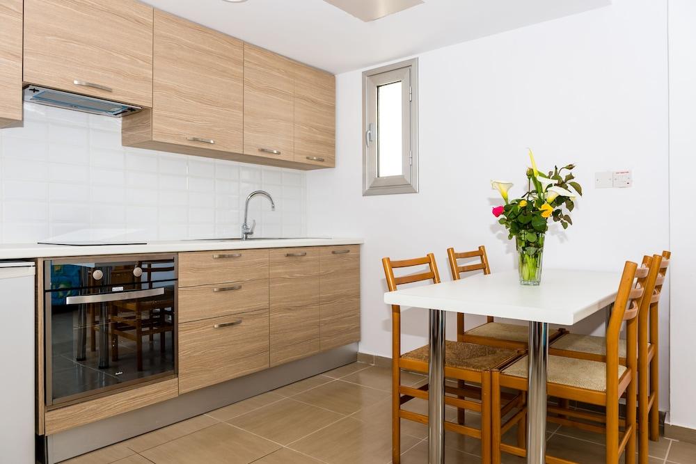 Ferienwohnung Helios 2 Paphos Exterior foto