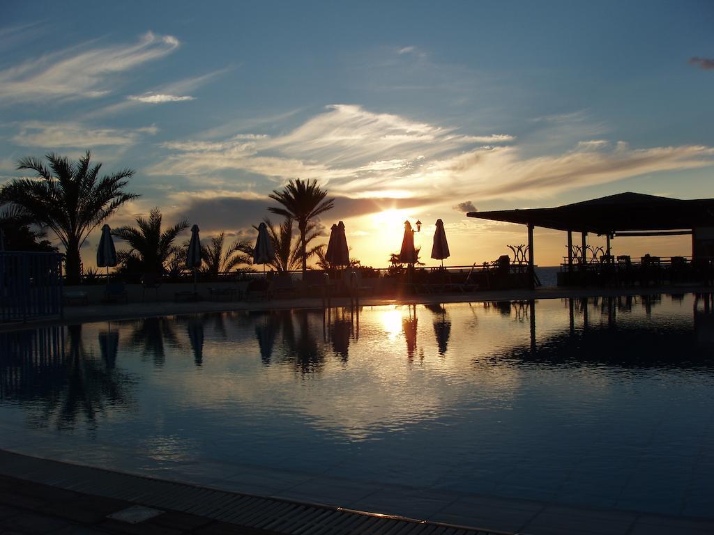 Ferienwohnung Helios 2 Paphos Exterior foto